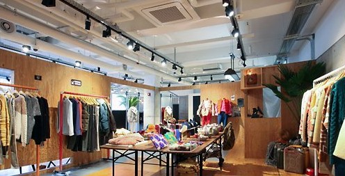 女裝實(shí)體店鋪裝修解說(shuō)！